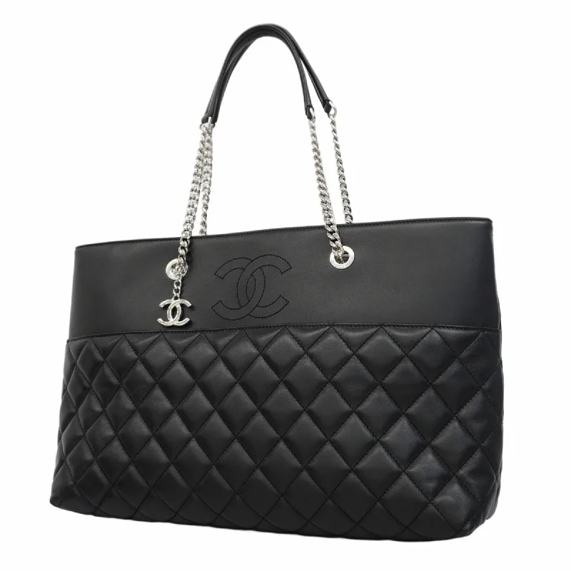 Chanel  Leather Tote Bag (Pre-Owned)