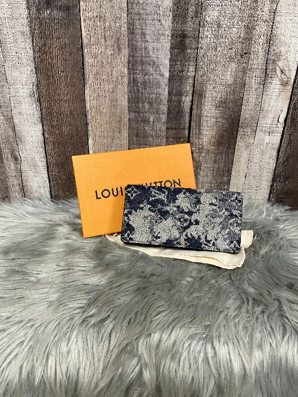 Wallet Luxury Designer By Louis Vuitton, Size: Medium