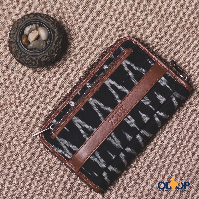 Ikat Wave Classic Zipper Metal Wallet