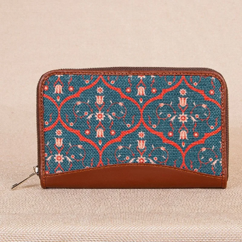 Sheesh Mahal Jaali Motif Metal Chain Wallet